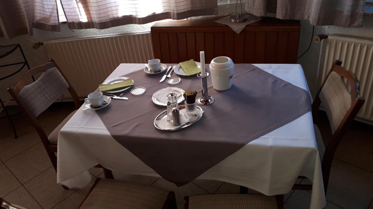 Gasthaus Deutsches Haus Garni 분스토트 외부 사진